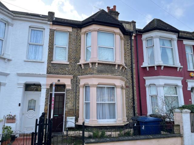 Photo of lot 42a Petersfield Road, London W3 8NY