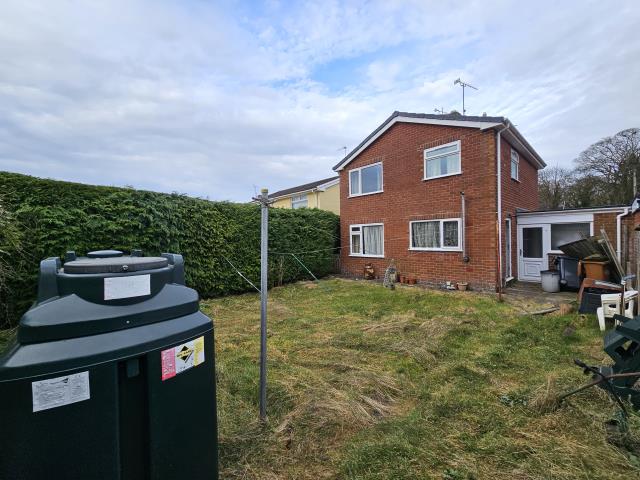 Photo of 1 Llys Enfys, Gwernymynydd, Mold, Flintshire