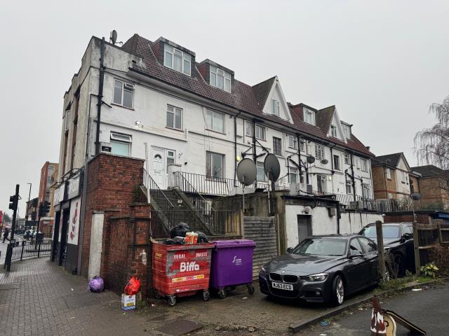 Photo of 1-6 Bell Parade & 1-10 Bellgrove Mansions, Bell Street, Hounslow