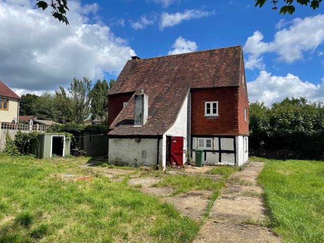 Photo of 172 Lee Street, Horley, Surrey